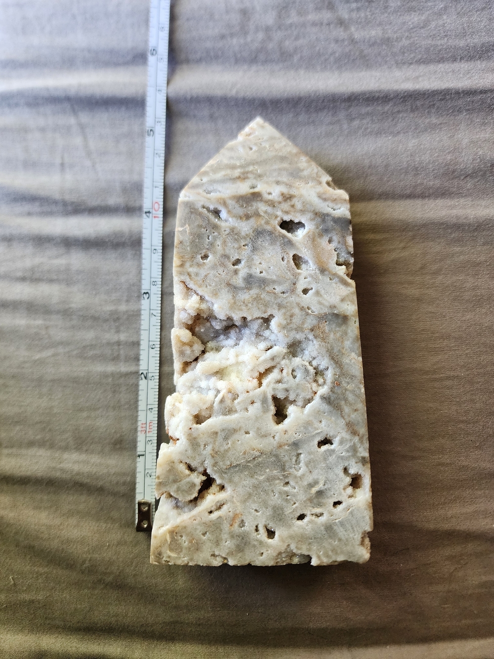 Chalcedony/quartz Obelisk